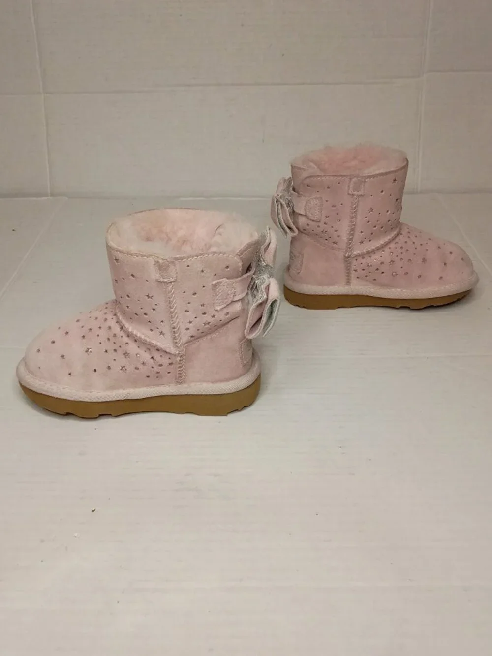 UGG Stargirl Classic Mini II Pink Star Bow Boots Toddler Size 8
